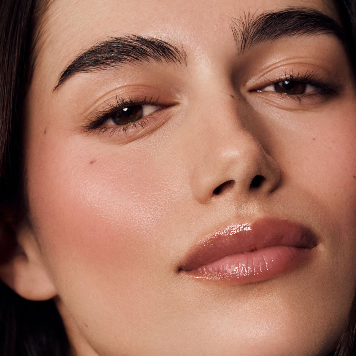 the-dewy-pink-set-o0 HOL25-Pink-Dewy-Set-Model-Pink-Sunset.jpg