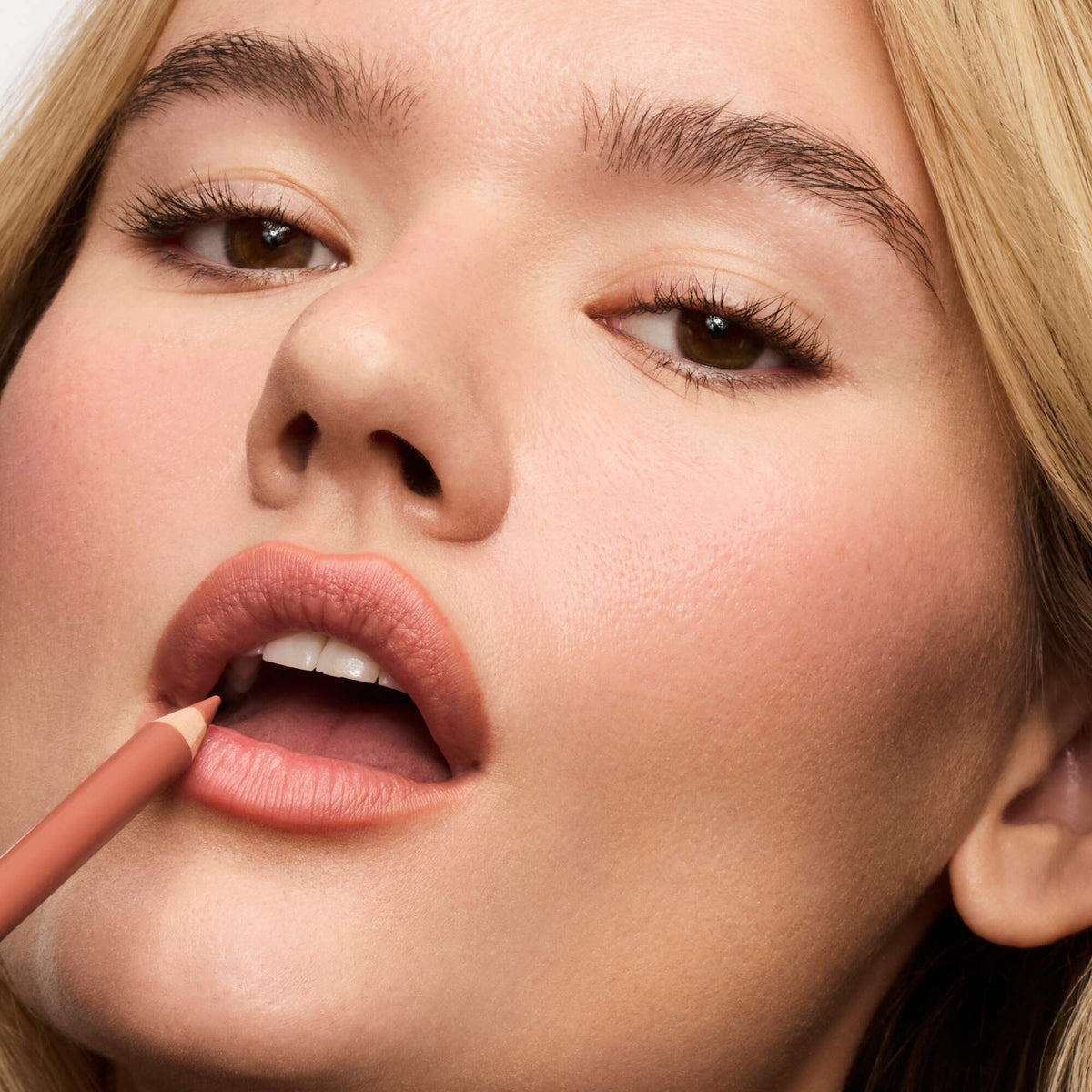 softline-lip-liner-latte-d2 SoftlineLipLiner_Latte_8.jpg