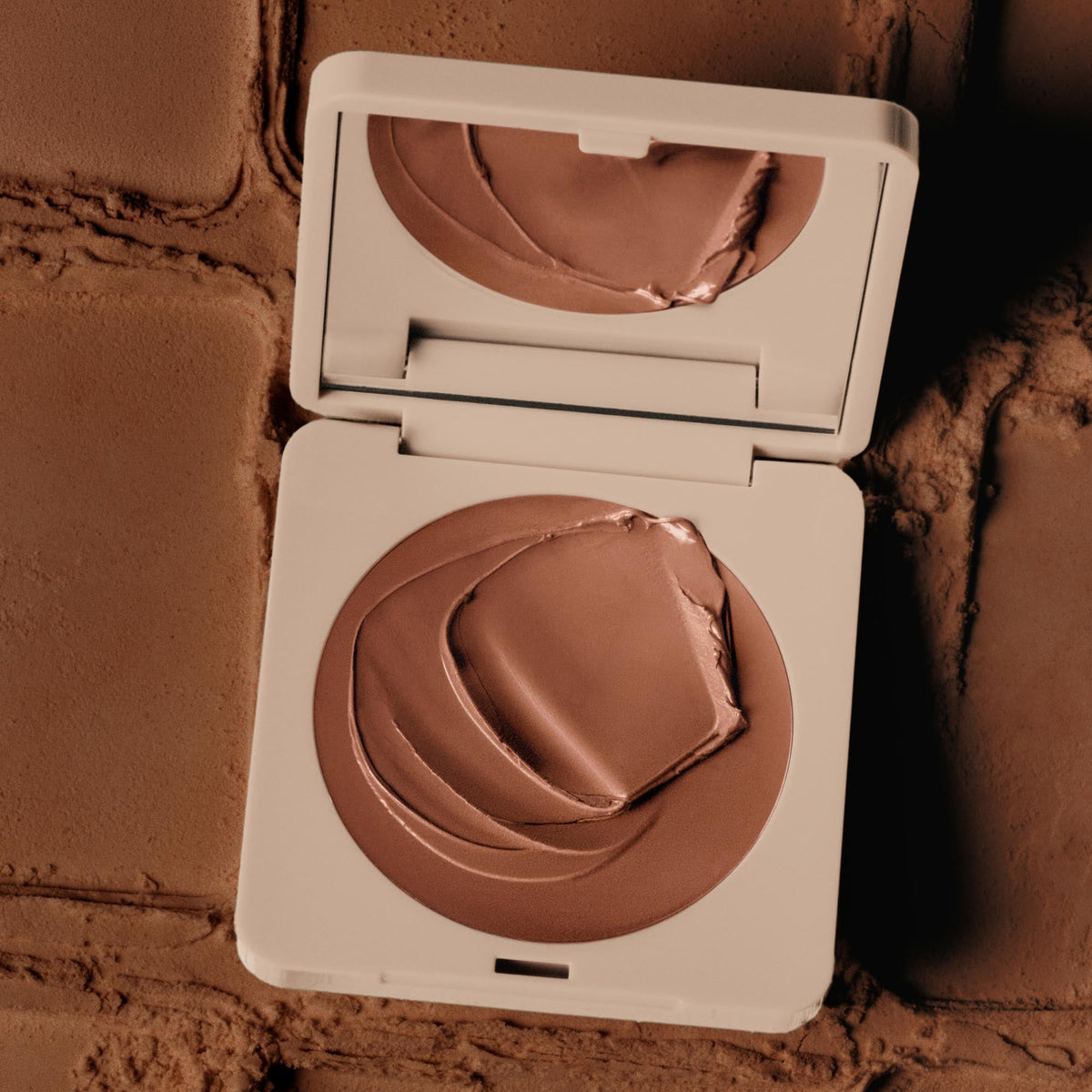 bronzer-butter-balm-desert-w2 Bronzer_Desert-3.jpg