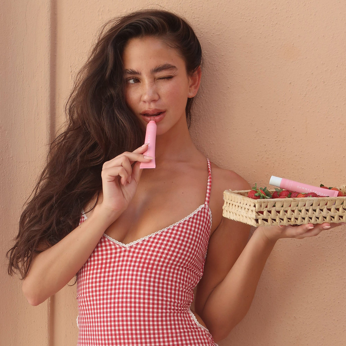 lip-butter-balm-strawberry-soft-serve-t7 LBBStrawberrySoftServe-Cristina.jpg