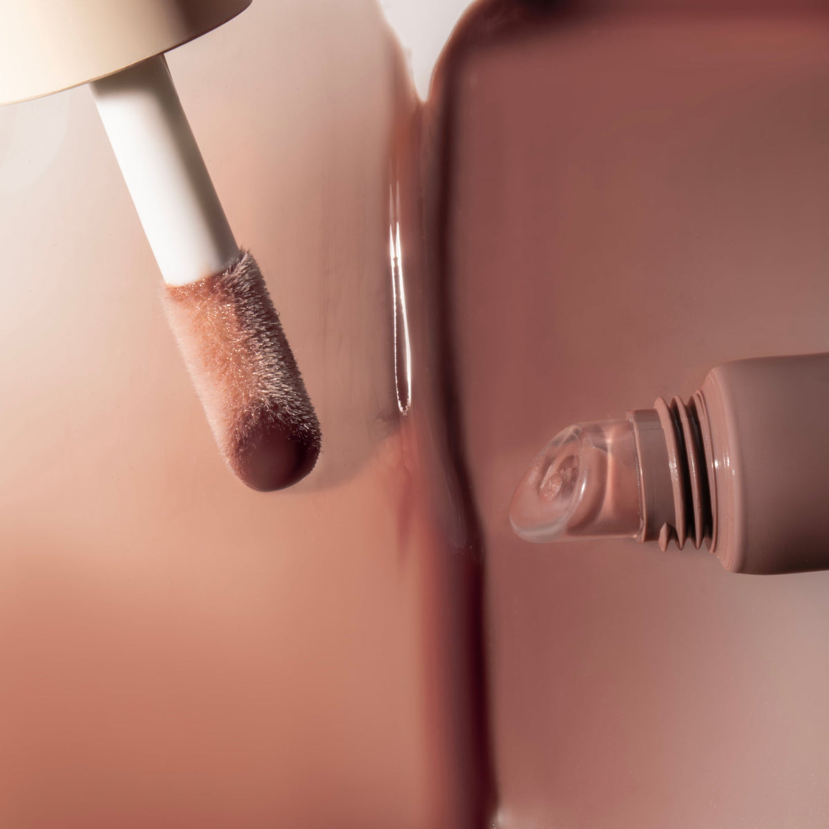dream-lip-oil-warm-beige-f4 PDP_DLO-WarmBeige-3.jpg